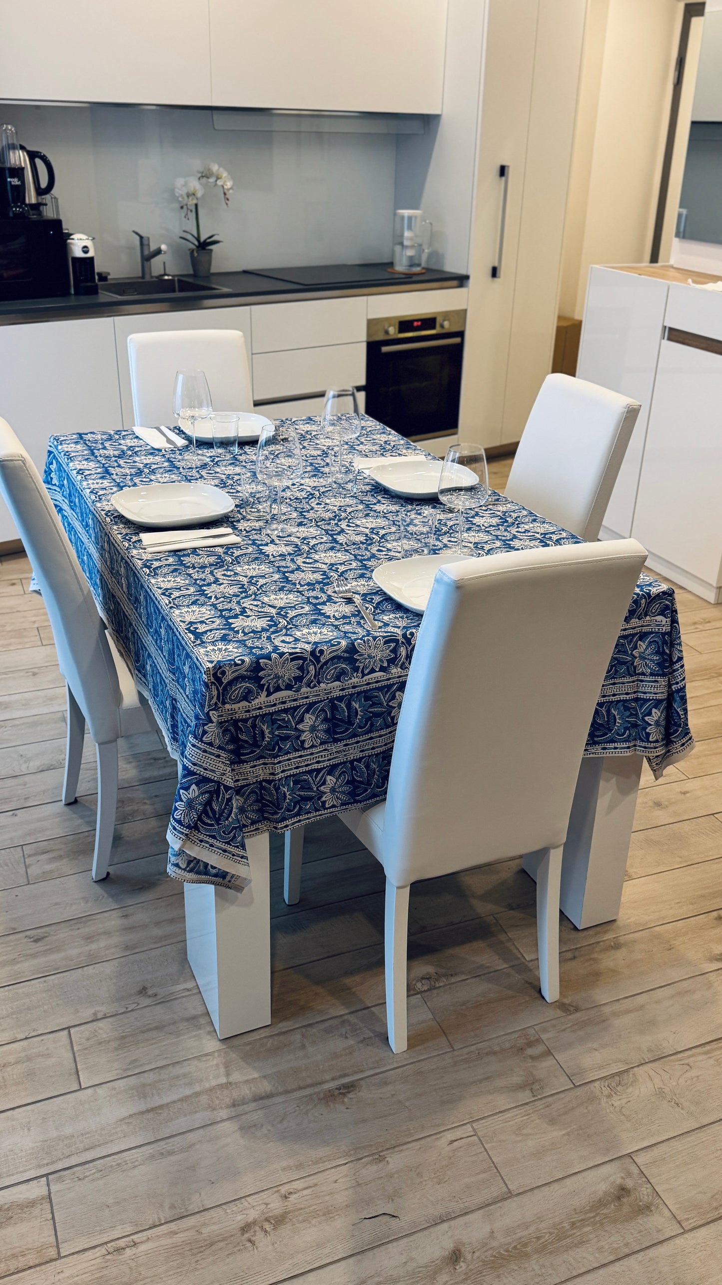 Hand-printed indigo blue block print cotton tablecloth 150x220cm (60x87 inches): intricate floral and paisley pattern with geometric decorative border.