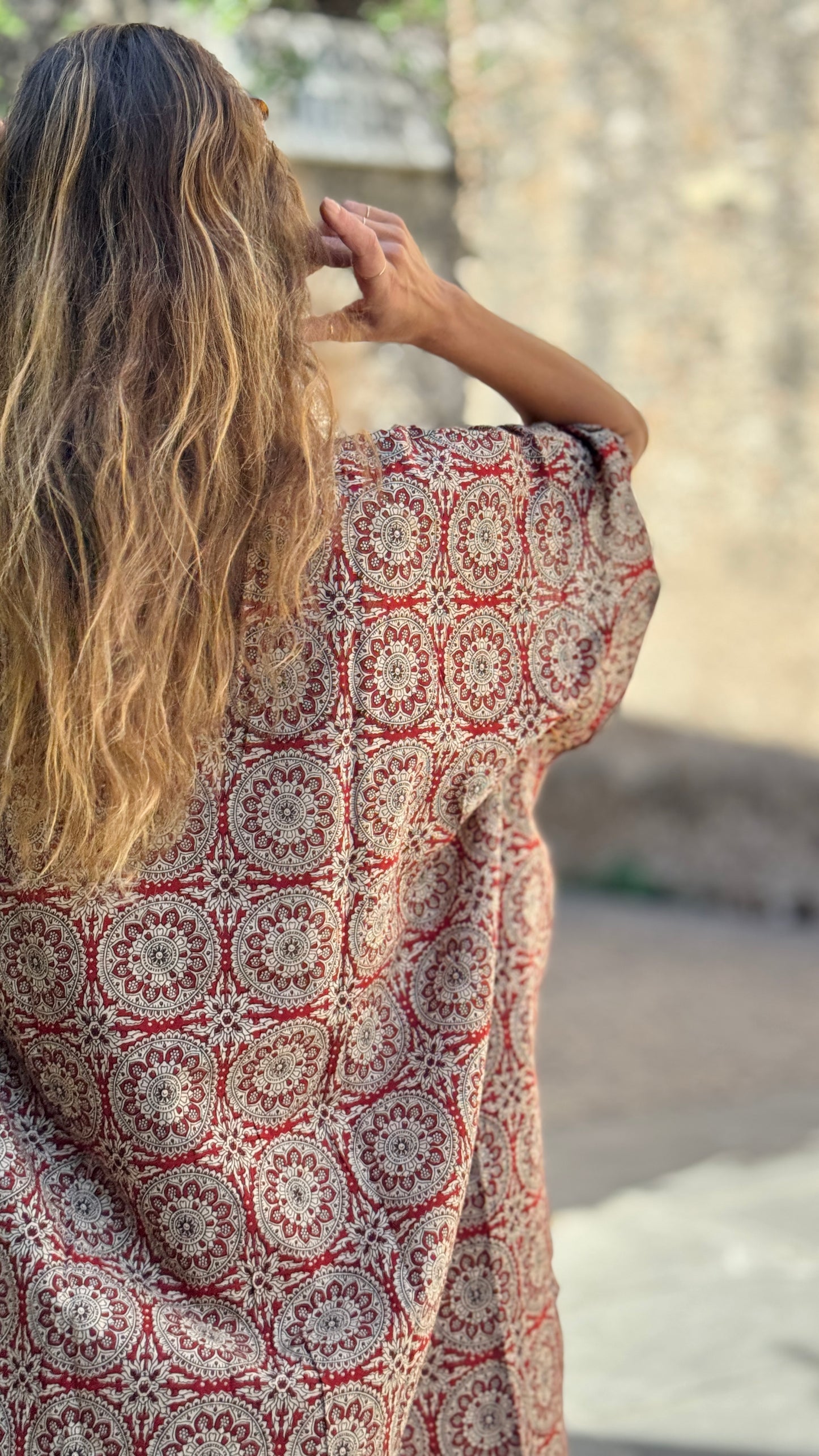 Caftano in Cotone Indiano Beige e Rosso con Stampa Block Print Geometrica – Eleganza Free Size