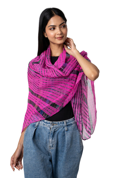 Square scarf in pink silk chiffon with manual dyeing