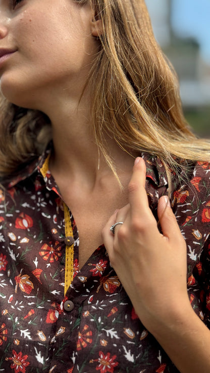 Camicia Donna in Cotone Indiano Block Print – Marrone con Fantasia Floreale, Maniche Lunghe, Bottoni in Legno