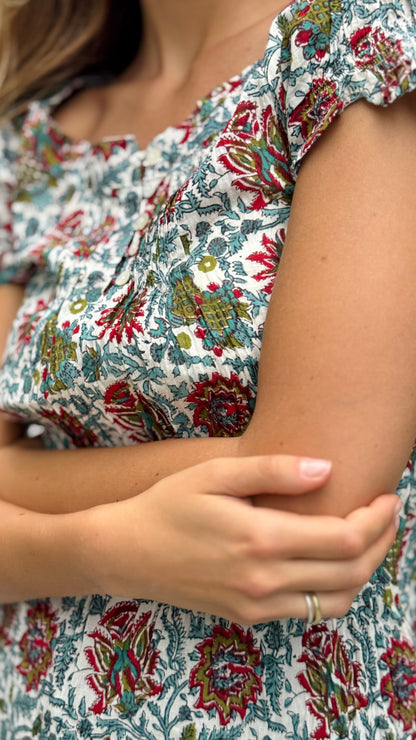 Camicia in Cotone Indiano Block Print – Bianca con Fiori Rosso Rubino e Foglie Smeraldo, Maniche Corte