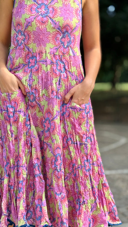 Abito Lungo in Cotone Indiano Block Print – Verde con Fiori Rosa e Foglie Blu, Smanicato, Taglia Unica