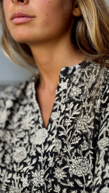 Blusa Donna in Cotone Khadi Block Print – Beige e Nera, Maniche Lunghe, Tessuta e Stampata a Mano