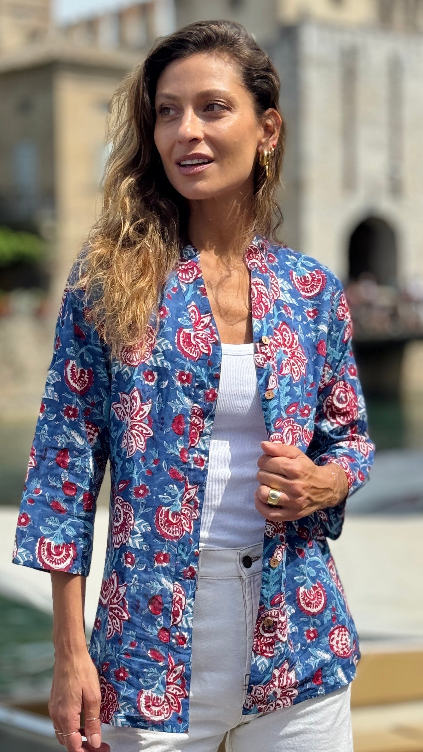 Camicia Donna in Cotone Indiano Block Print – Blu con Fantasia Floreale, Maniche 3/4, Colletto a V, Bottoni in Legno