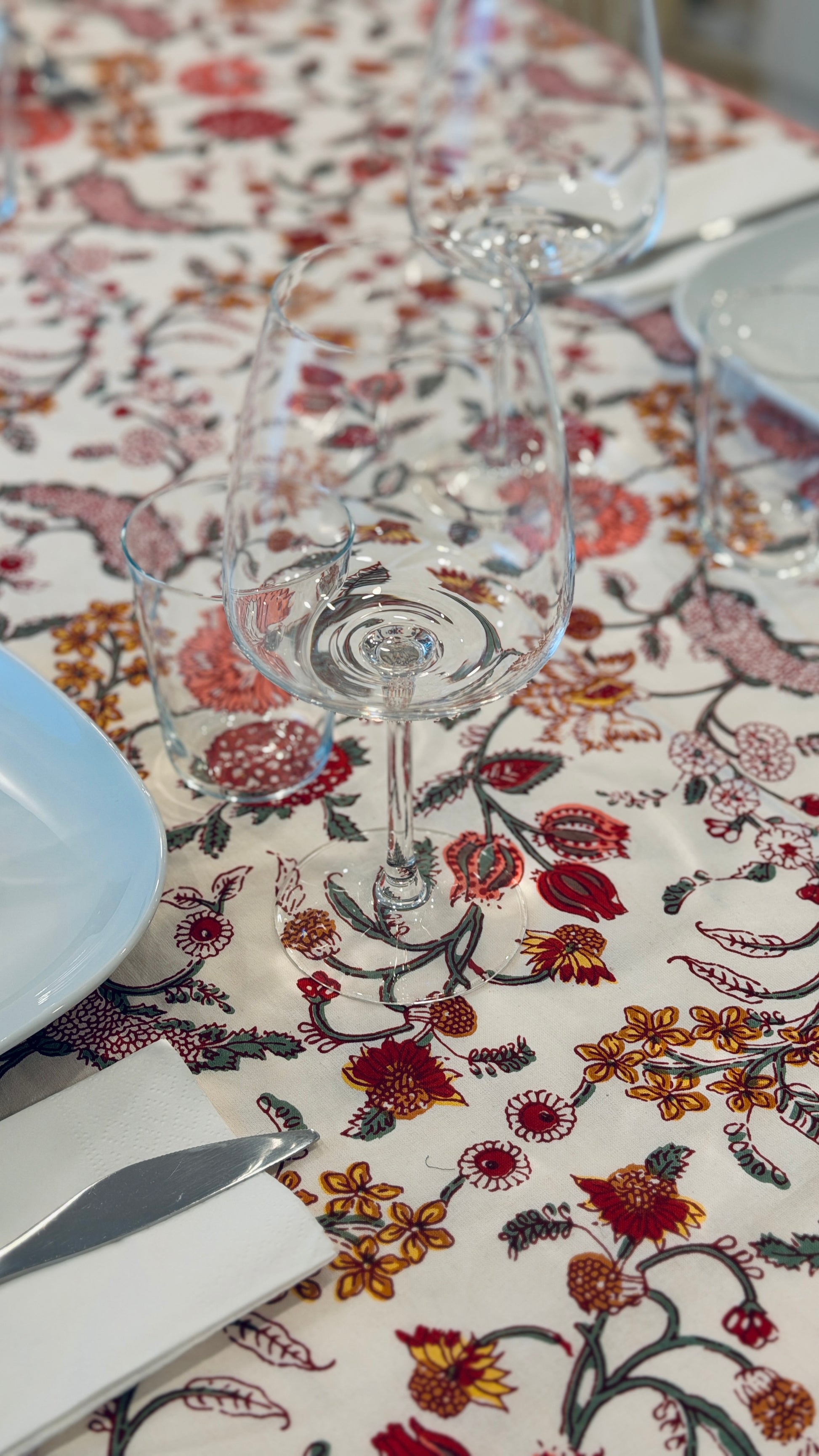 Hand-printed peach pink and coral block print cotton tablecloth 150x220cm (60x87 inches): romantic floral ramage pattern with solid peach border.