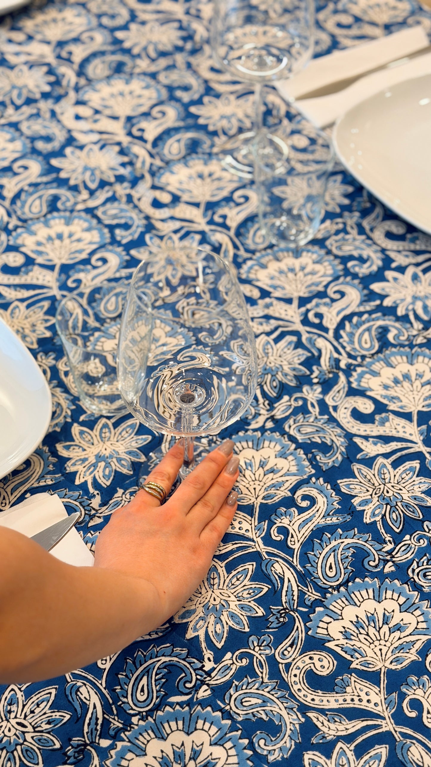 Hand-printed indigo blue block print cotton tablecloth 150x220cm (60x87 inches): intricate floral and paisley pattern with geometric decorative border.