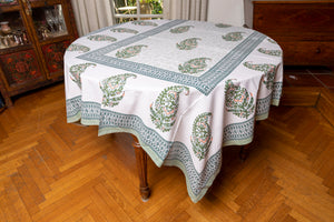 Hand-printed cotton tablecloth with paisly design 150x220cm