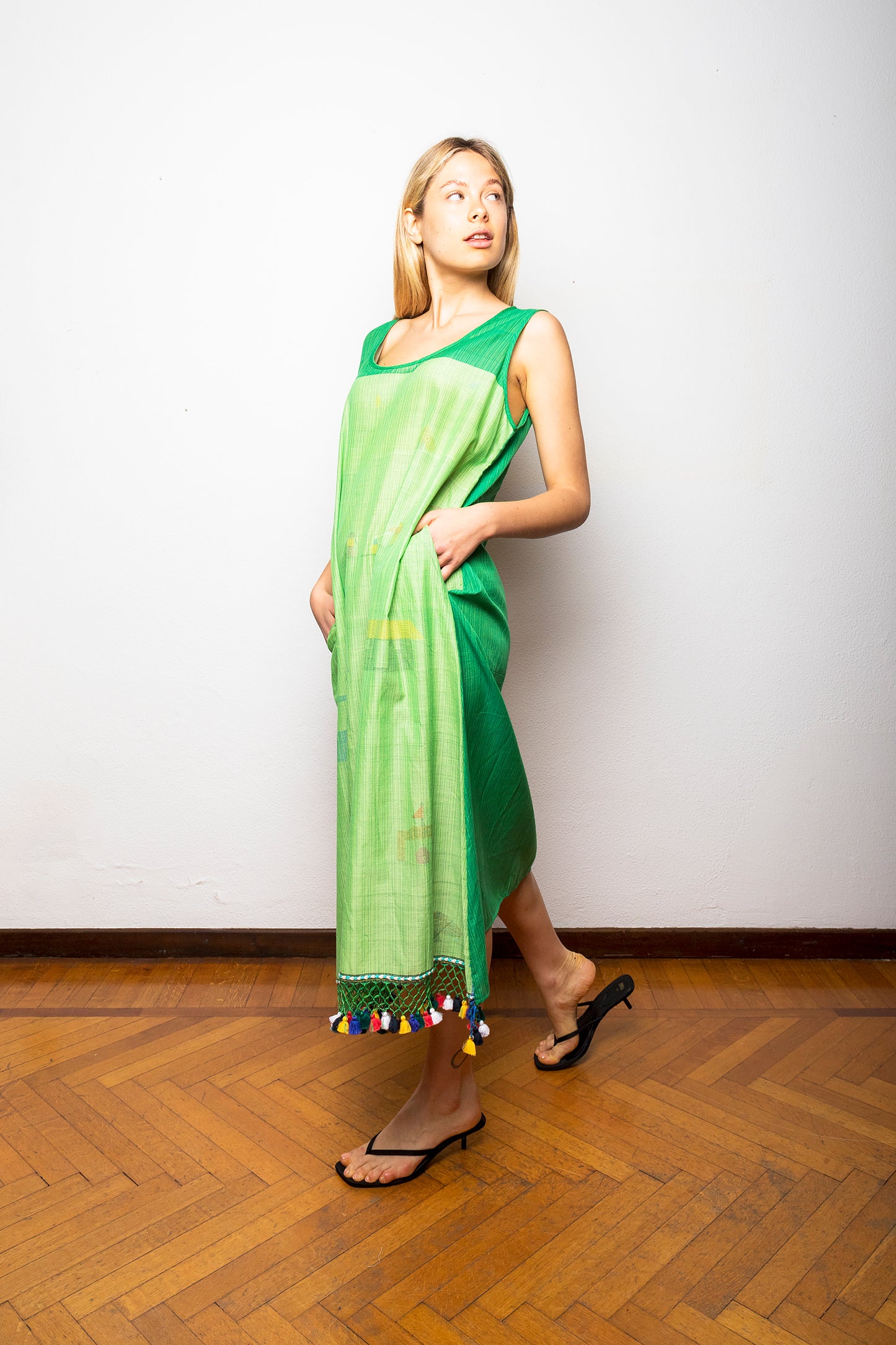 Women's sleeveless long dress in hand-spun cotton created on a manual loom - KALU025