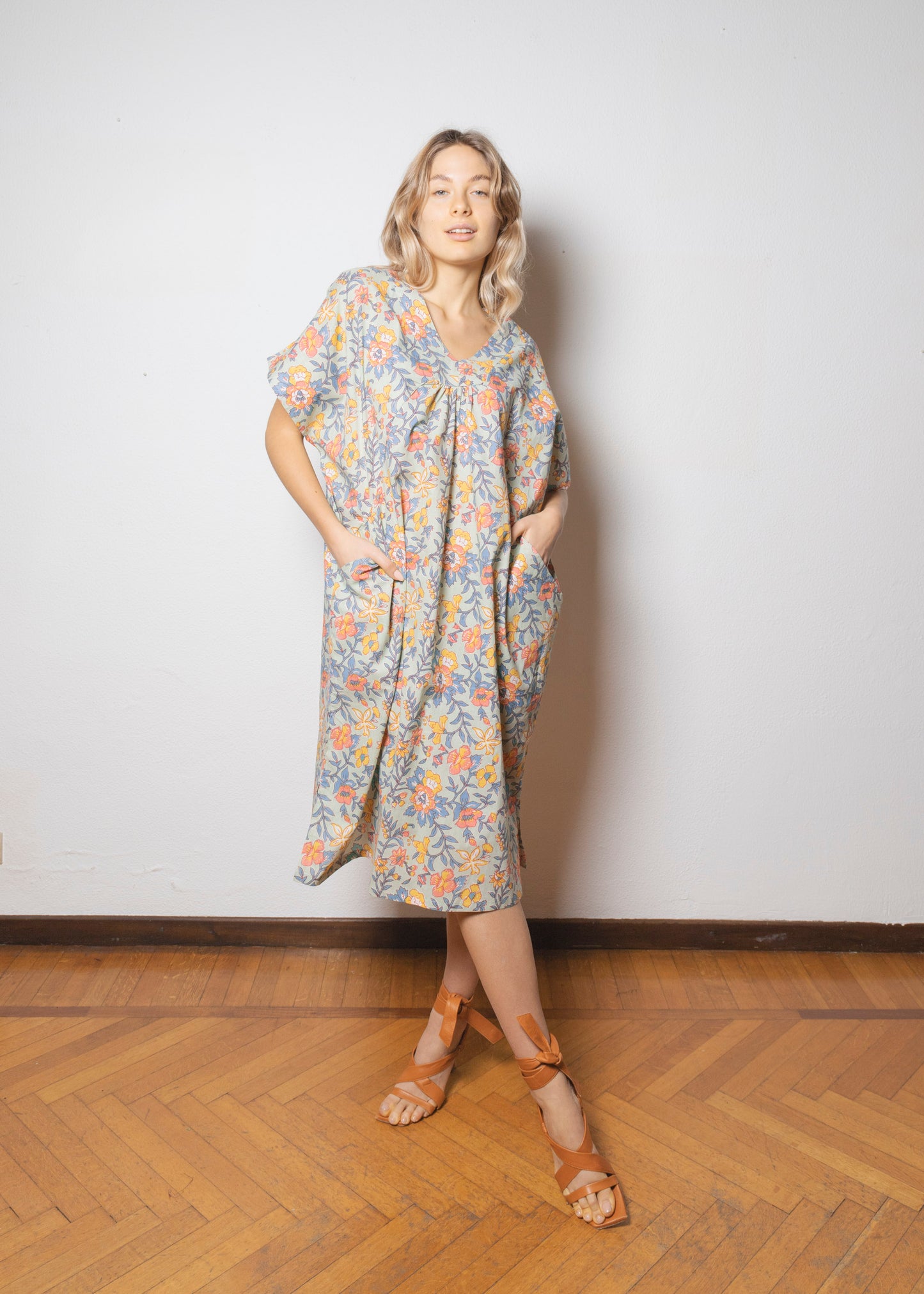 Caftan dress with floral print - IZNA014